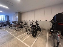 【大阪府/大阪市中央区備後町】ブランズタワー大阪備後町 駐輪場
