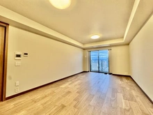 【大阪府/大阪市北区大淀南】グランドメゾン新梅田タワー　THE　CLUB RESIDENCE リビング・ダイニング