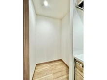 【大阪府/大阪市北区大淀南】グランドメゾン新梅田タワー　THE　CLUB RESIDENCE キッチン：パントリー