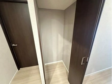 【大阪府/大阪市都島区中野町】桜宮リバーシティ・ウエスト 13-2号棟 収納：廊下部