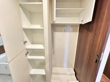 【大阪府/大阪市都島区中野町】サンフォーリーフタウン桜ノ宮サンメゾンコート 収納：洗面所部分