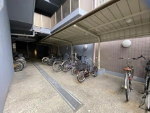 【大阪府/大阪市西区南堀江】ヴィルヌーブ南堀江 駐輪場