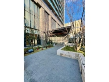 【大阪府/大阪市西区南堀江】シエリアタワー大阪堀江 アプローチ