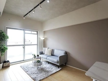 【大阪府/大阪市西成区岸里東】岸里コーポ 壱号館 リビング・ダイニング：【家具調度品は価格に含まれません】