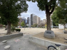 【大阪府/大阪市西区南堀江】エステムコート南堀江IIレアリス 高台橋公園（現地より約120m）：