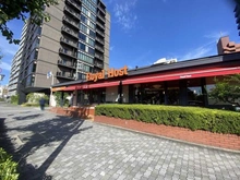 【大阪府/大阪市西区南堀江】シエリアタワー大阪堀江 ロイヤルホストあみだ池店（現地より約430m）：