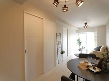 【大阪府/大阪市中央区久太郎町】プレミスト堺筋本町ラディーナ リビング・ダイニング