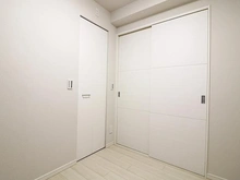 【大阪府/大阪市中央区久太郎町】プレミスト堺筋本町ラディーナ 洋室