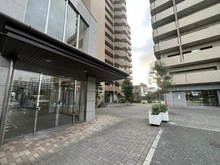 【大阪府/大阪市此花区伝法】キングマンションシーブリッサ此花サウスウイング エントランス