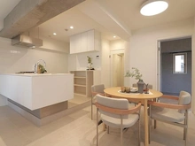 【大阪府/大阪市北区天神橋】セレッソコート中之島公園 リビング・ダイニング