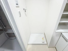 【大阪府/大阪市鶴見区鶴見】ディークラディア鶴見アクロスタワー 洗面室：洗濯機置き場