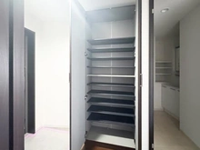 【大阪府/大阪市鶴見区鶴見】ディークラディア鶴見アクロスタワー 収納：シューズクローゼット