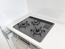 【大阪府/大阪市鶴見区今津北】ファミール・パーク鶴見 キッチン：3口コンロ