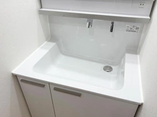 【大阪府/大阪市鶴見区今津北】ファミール・パーク鶴見 洗面室：洗面化粧台