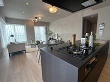 【大阪府/大阪市北区万歳町】ローレルタワー梅田 リビング・ダイニング