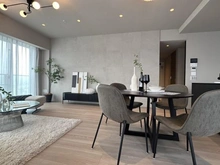 【大阪府/大阪市北区万歳町】ローレルタワー梅田 リビング