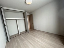 【大阪府/大阪市北区万歳町】ローレルタワー梅田 洋室