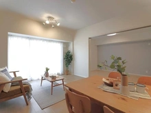 【大阪府/大阪市鶴見区今津北】ファミール・パーク鶴見 リビング・ダイニング：※家具・調度品は販売価格に含まれておりません