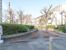【大阪府/大阪市此花区酉島】ドルミ新淀川 14番館 敷地内
