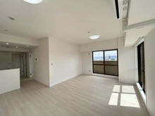 【大阪府/大阪市北区天神橋】キングマンション天神橋 II リビング・ダイニング