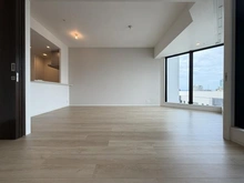 【大阪府/大阪市北区野崎町】シティタワー東梅田パークフロント リビング・ダイニング：リビング横の洋室から撮影