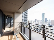 【大阪府/大阪市中央区高麗橋】プラウドタワー北浜 バルコニー：南向きバルコニー
