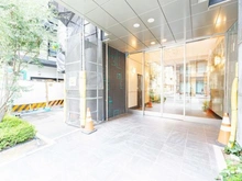 【大阪府/大阪市中央区南船場】プレミスト南船場 エントランス：大規模修繕工事中