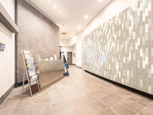 【大阪府/大阪市中央区南船場】プレミスト南船場 エントランス：コンシェルジュサービスあり(一部有償)