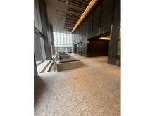 【大阪府/大阪市中央区久太郎町】ローレルタワー堺筋本町 エントランス