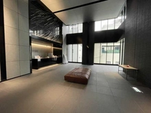 【大阪府/大阪市中央区安土町】シティタワー大阪本町 エントランス：コンシェルジュカウンター