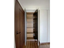 【大阪府/大阪市北区大淀南】グランドメゾン新梅田タワーTHE CLUB RESIDENNCE 収納：約6.1帖の洋室の収納