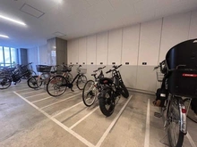 【大阪府/大阪市中央区備後町】ブランズタワー大阪備後町 駐輪場