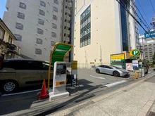 【大阪府/大阪市中央区備後町】ブランズタワー大阪備後町 三井のリパーク 大阪東郵便局前 駐車場（現地より約52m）