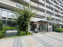 【大阪府/大阪市城東区古市】ウィズパークス大阪 アクアコート エントランス