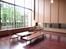 【大阪府/大阪市中央区内久宝寺町】ディーグランセ上町台ハイレジデンス ロビー：2層吹抜けの1階ロビー