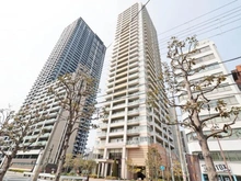 【大阪府/大阪市北区本庄東】アデニウムタワー梅田イーストスクエア 外観：写真中央