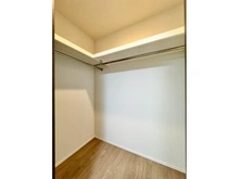 【大阪府/堺市西区浜寺公園町】ローレルコート浜寺公園 収納：ウォークインクローゼット