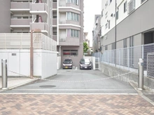 【大阪府/大阪市都島区高倉町】ローレルコート都島・高倉 駐車場