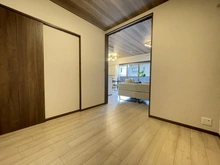 【大阪府/大阪市都島区友渕町】都島友渕町アーバンコンフォート 洋室：（奥）リビングダイニング
