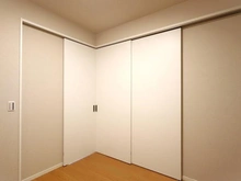 【大阪府/大阪市住吉区長峡町】ネバーランド住吉大社駅前  洋室
