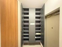 【大阪府/大阪市北区本庄東】ルイシャトレ梅田北 玄関：玄関収納