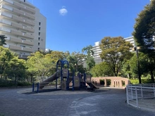 【大阪府/大阪市此花区高見】高見フローラルタウングランコート33 敷地内