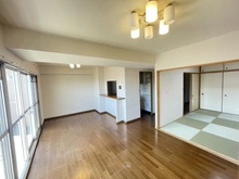 【大阪府/大阪市此花区高見】高見フローラルタウングランコート33 リビング