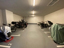 【大阪府/大阪市中央区瓦町】ローレルタワー御堂筋本町 共用部：バイク置場