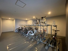 【大阪府/大阪市中央区瓦町】ローレルタワー御堂筋本町 駐輪場
