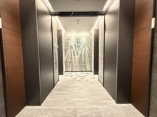 【大阪府/大阪市中央区久太郎町】ジオタワー堺筋本町 共用部：エレベーターホール