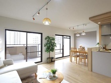 【大阪府/大阪市城東区新喜多東】四季彩都 けやき館 LDK：※家具・調度品等は販売価格に含まれておりません