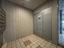 【東京都/大田区北糀谷】クレッセント蒲田東II 宅配BOX：左側：メールBOX