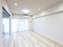 【東京都/江東区猿江】エステート猿江 リビング・ダイニング：（左）洋室