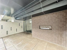 【東京都/葛飾区東新小岩】アデニウム新小岩II エントランス